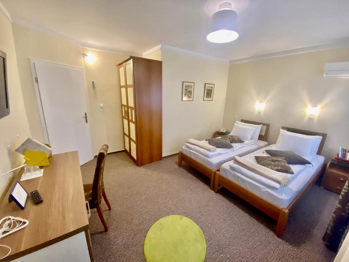 Halvat Guesthouse サラエヴォ エクステリア 写真