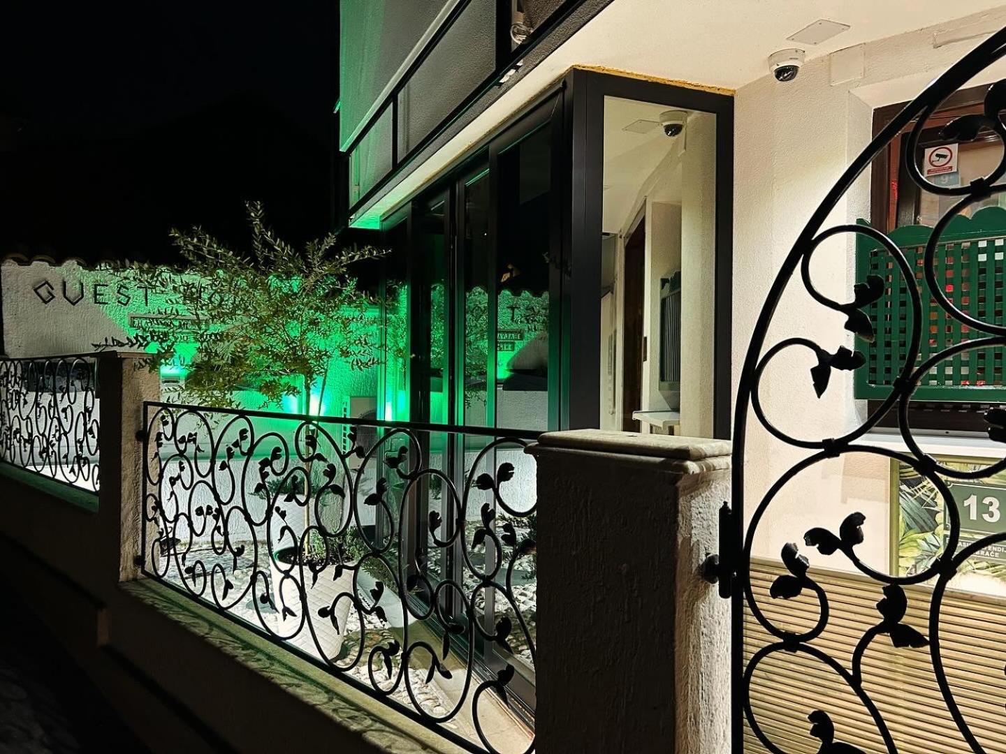 Halvat Guesthouse サラエヴォ エクステリア 写真