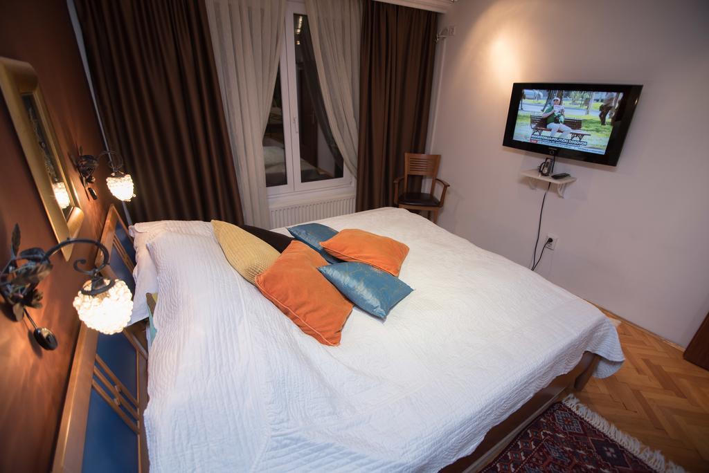 Halvat Guesthouse サラエヴォ エクステリア 写真