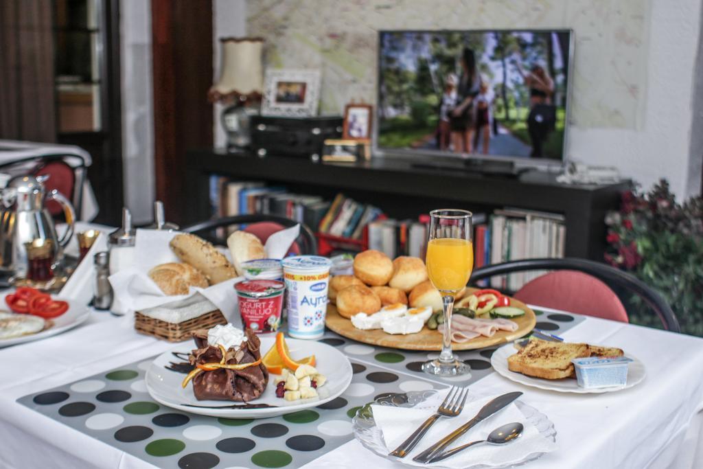Halvat Guesthouse サラエヴォ エクステリア 写真